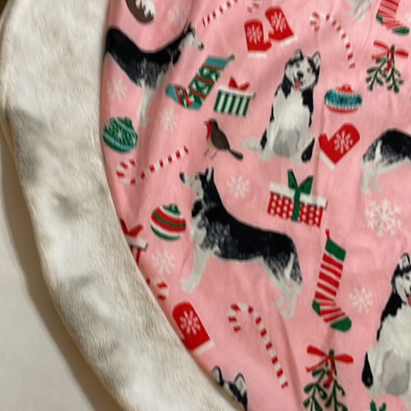 Pink Christmas Tree Skirt With Dog Print 45 in - Picture 6 of 9